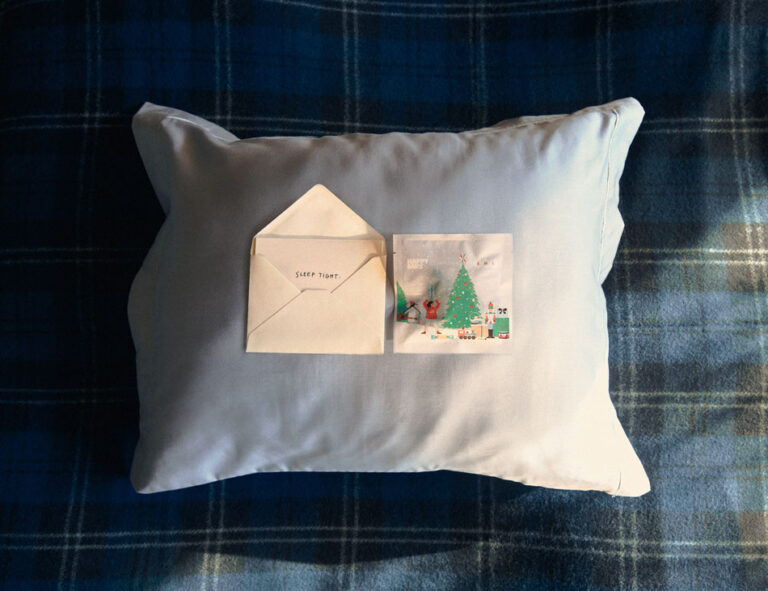 happy ears main christmas note imgage